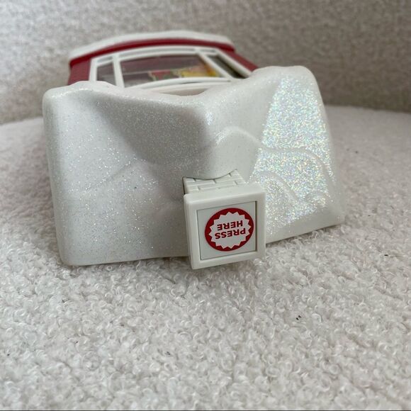 Hallmark Snoopy's Christmas Dance Party Musical Display - Picture 6 of 9